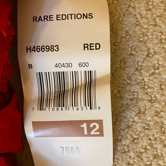 NWT- Red holiday or Christmas dress - Picture 3 of 5